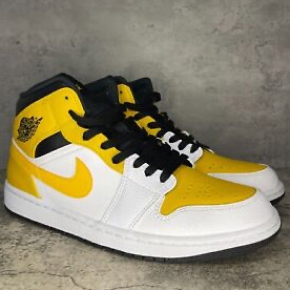 Selling my brand new Air Jordan 1MID. Never worn before. Size 10.5US. - Picture 7 of 10